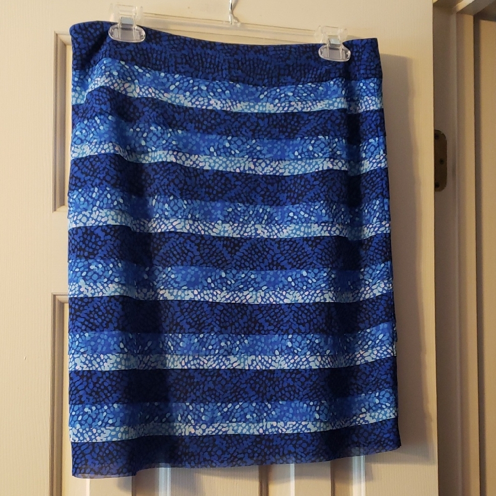 White House Black Market Blue Skirt Size 6 NWT